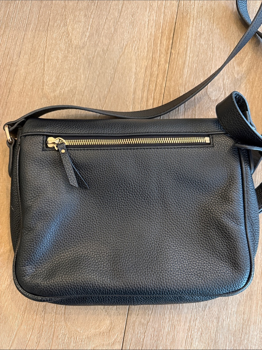 Quince Italian Leather Foldover Crossbody - Picture 6 of 6